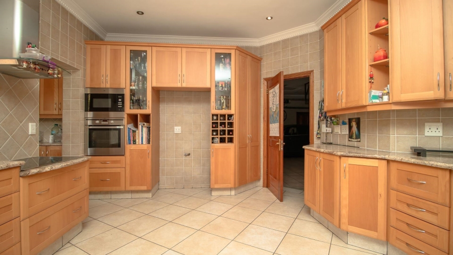 3 Bedroom Property for Sale in Lakefield Gauteng
