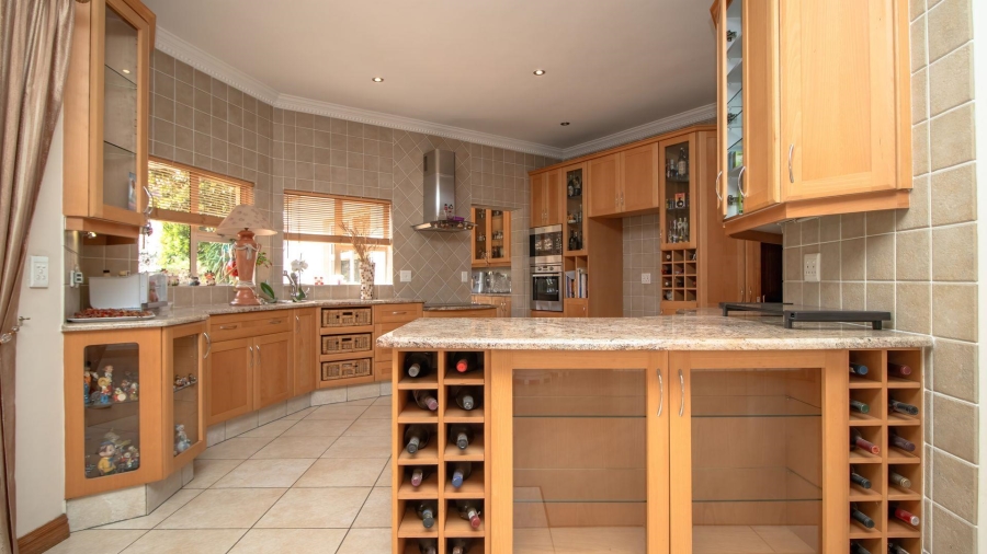 3 Bedroom Property for Sale in Lakefield Gauteng