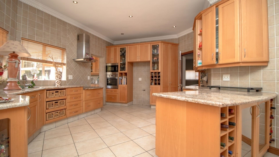 3 Bedroom Property for Sale in Lakefield Gauteng