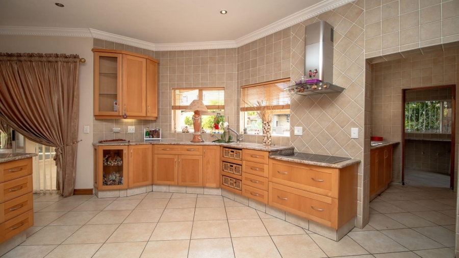 3 Bedroom Property for Sale in Lakefield Gauteng