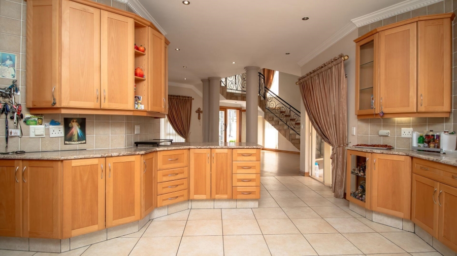 3 Bedroom Property for Sale in Lakefield Gauteng