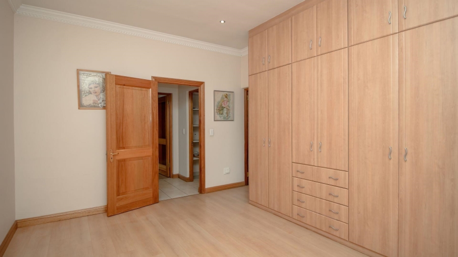 3 Bedroom Property for Sale in Lakefield Gauteng