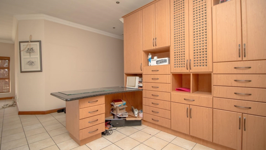 3 Bedroom Property for Sale in Lakefield Gauteng