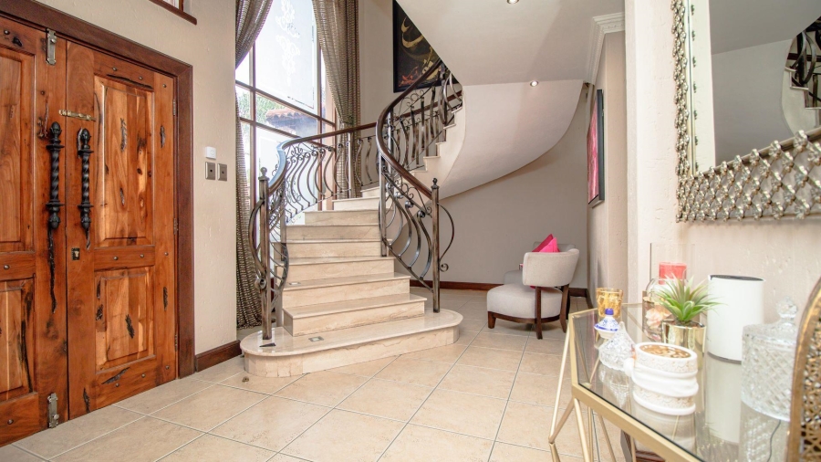 5 Bedroom Property for Sale in Beyerspark Gauteng