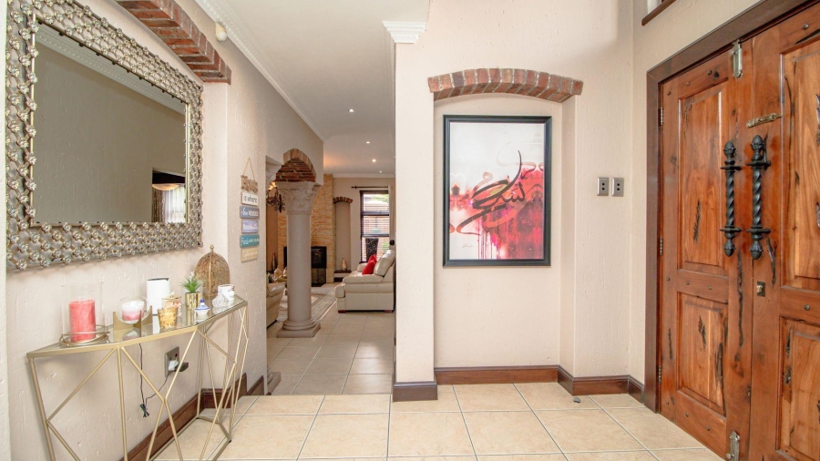 5 Bedroom Property for Sale in Beyerspark Gauteng