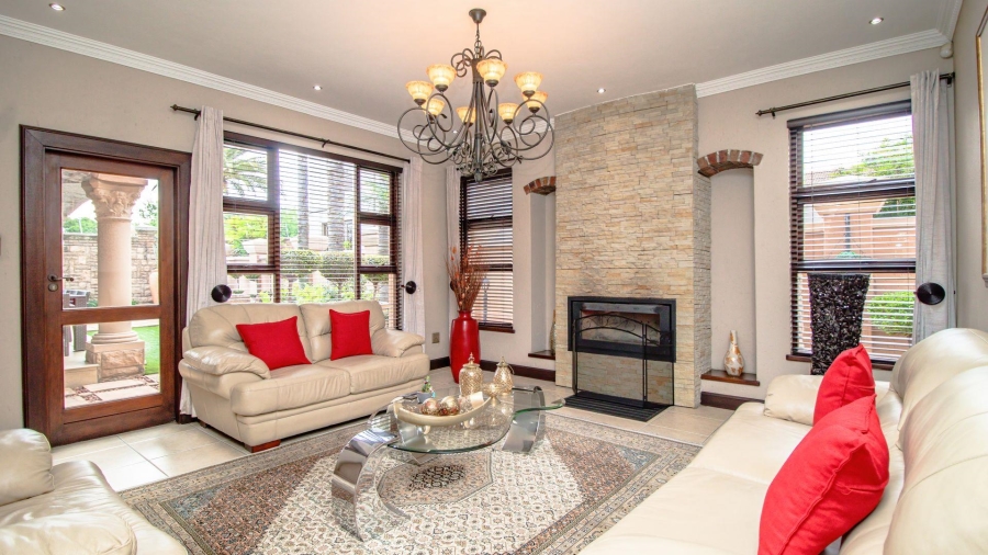 5 Bedroom Property for Sale in Beyerspark Gauteng
