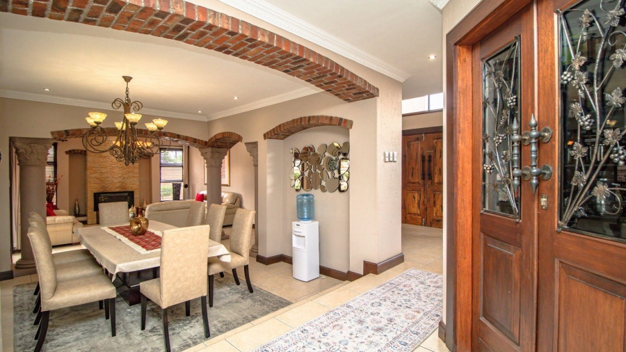 5 Bedroom Property for Sale in Beyerspark Gauteng