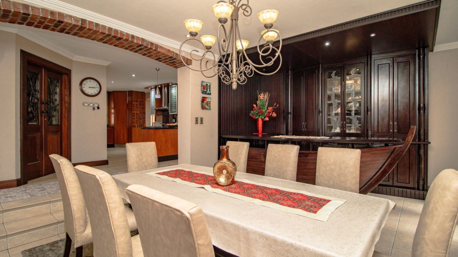5 Bedroom Property for Sale in Beyerspark Gauteng
