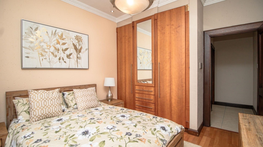 5 Bedroom Property for Sale in Beyerspark Gauteng