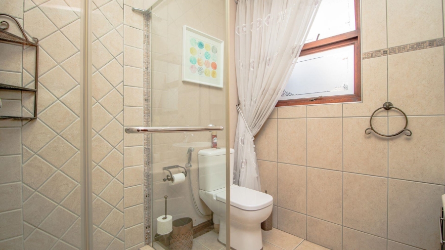 5 Bedroom Property for Sale in Beyerspark Gauteng