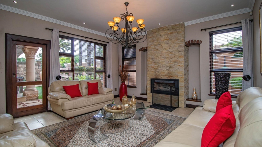 5 Bedroom Property for Sale in Beyerspark Gauteng
