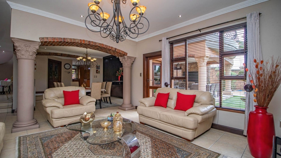 5 Bedroom Property for Sale in Beyerspark Gauteng