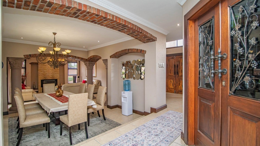 5 Bedroom Property for Sale in Beyerspark Gauteng