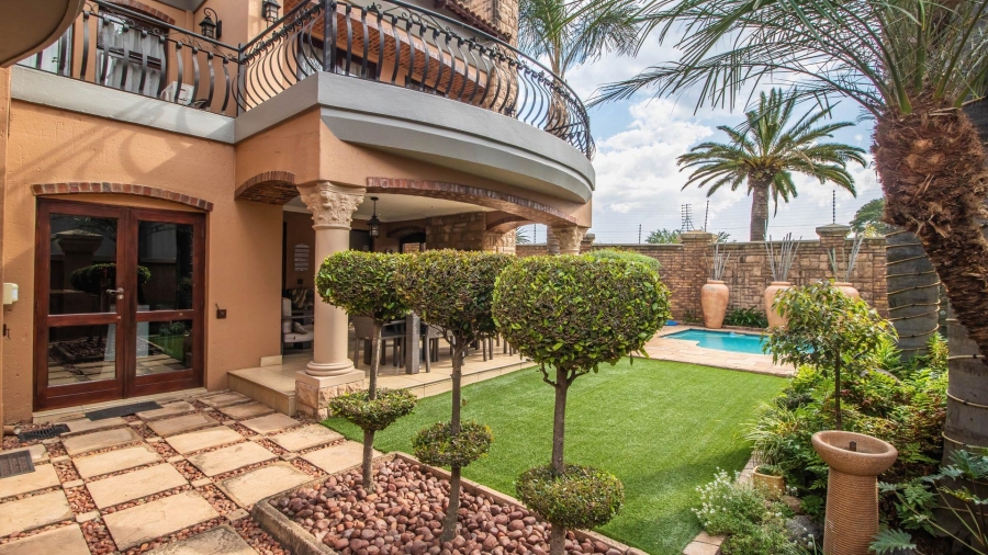 5 Bedroom Property for Sale in Beyerspark Gauteng