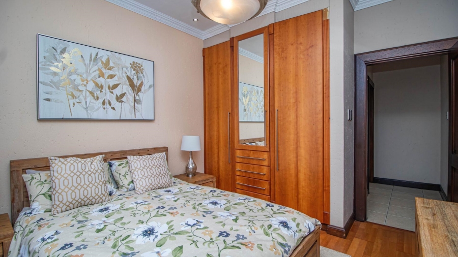 5 Bedroom Property for Sale in Beyerspark Gauteng