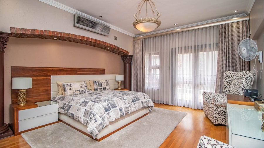 5 Bedroom Property for Sale in Beyerspark Gauteng