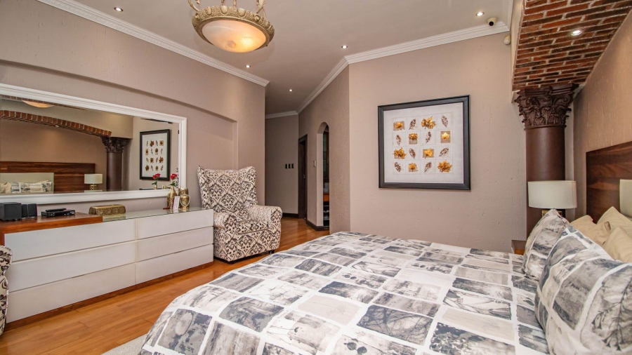 5 Bedroom Property for Sale in Beyerspark Gauteng