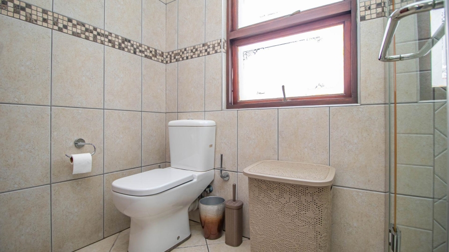 5 Bedroom Property for Sale in Beyerspark Gauteng