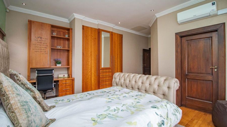 5 Bedroom Property for Sale in Beyerspark Gauteng