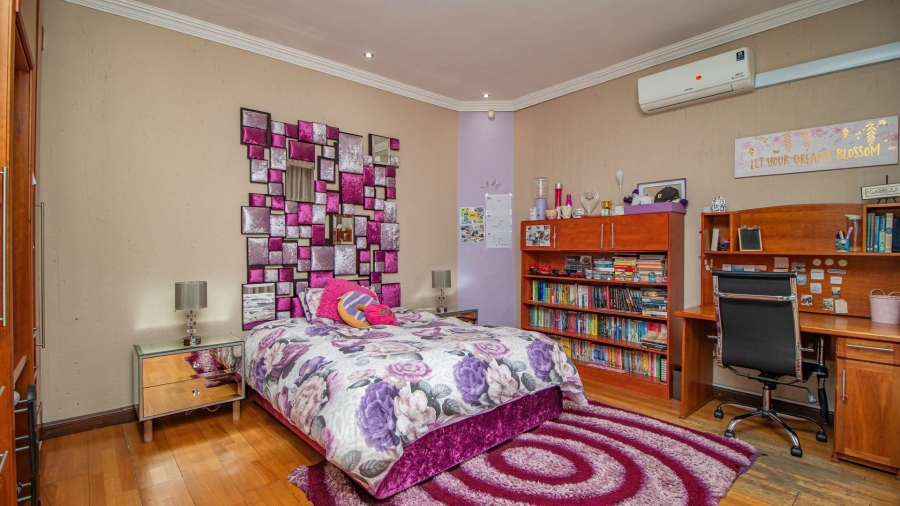 5 Bedroom Property for Sale in Beyerspark Gauteng