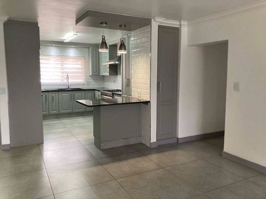 3 Bedroom Property for Sale in Lakefield Gauteng