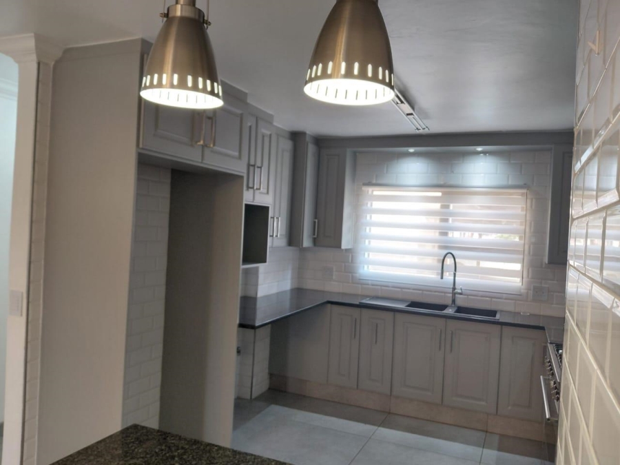 3 Bedroom Property for Sale in Lakefield Gauteng