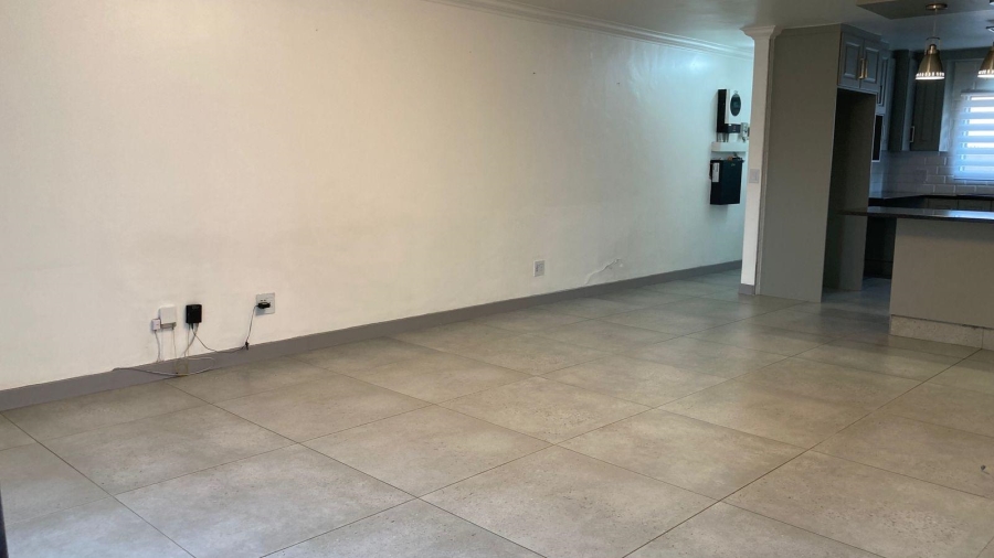 3 Bedroom Property for Sale in Lakefield Gauteng