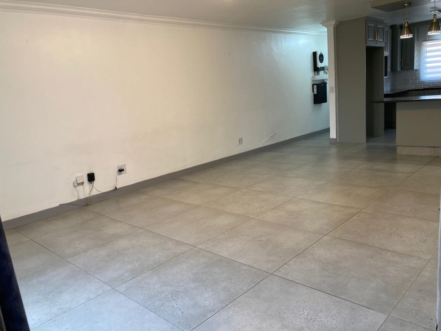 3 Bedroom Property for Sale in Lakefield Gauteng