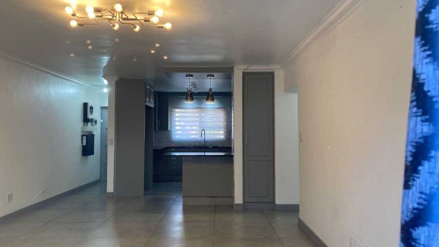 3 Bedroom Property for Sale in Lakefield Gauteng