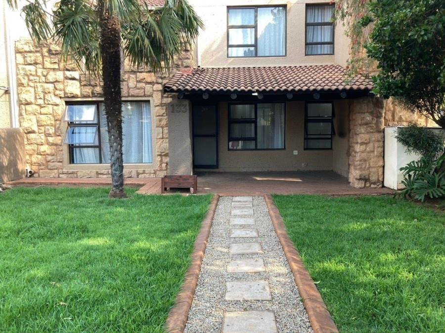 3 Bedroom Property for Sale in Lakefield Gauteng