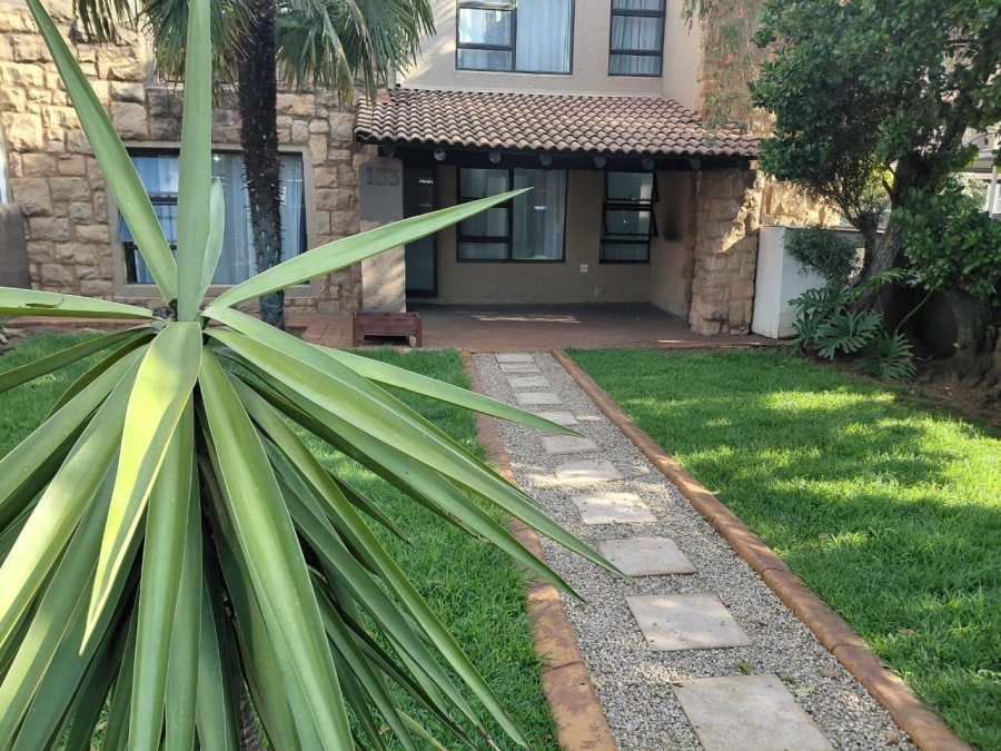 3 Bedroom Property for Sale in Lakefield Gauteng