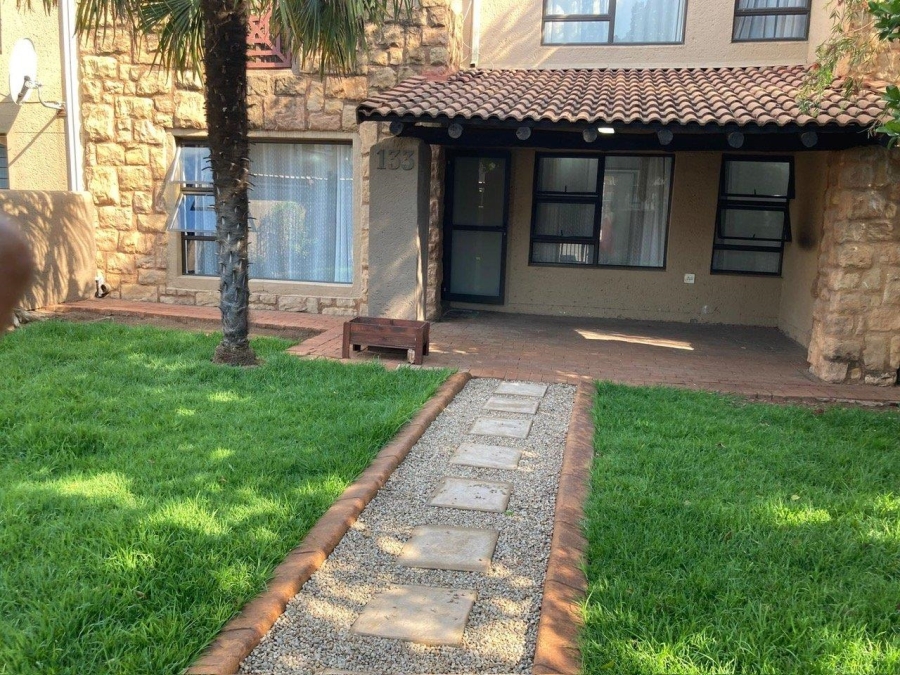 3 Bedroom Property for Sale in Lakefield Gauteng
