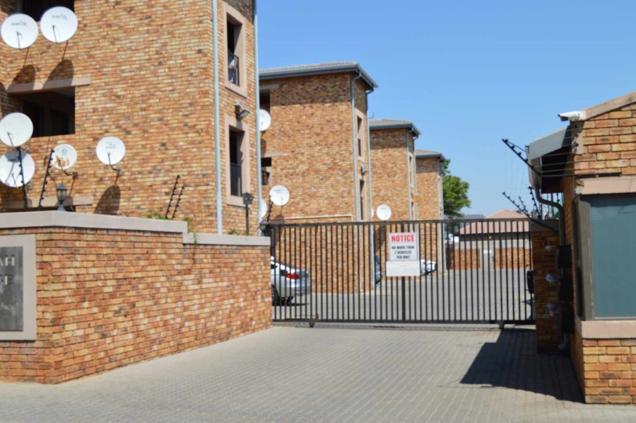 2 Bedroom Property for Sale in New Redruth Gauteng