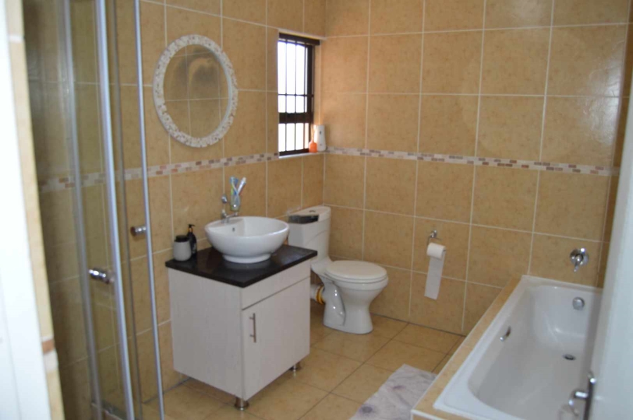 2 Bedroom Property for Sale in New Redruth Gauteng