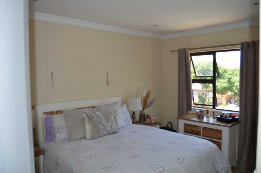 2 Bedroom Property for Sale in New Redruth Gauteng