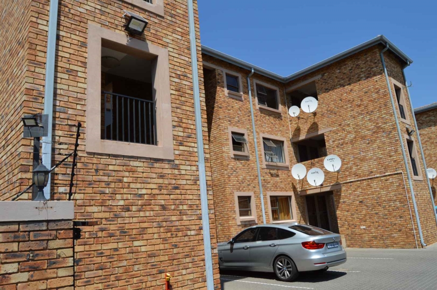 2 Bedroom Property for Sale in New Redruth Gauteng