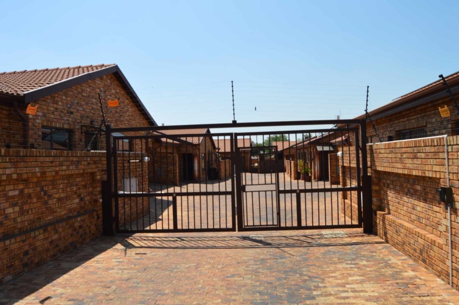 3 Bedroom Property for Sale in New Redruth Gauteng