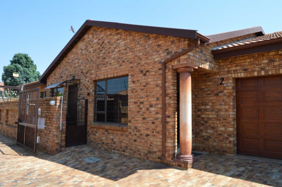 3 Bedroom Property for Sale in New Redruth Gauteng