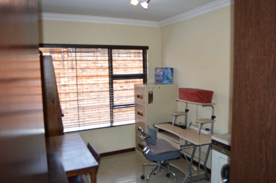 3 Bedroom Property for Sale in New Redruth Gauteng
