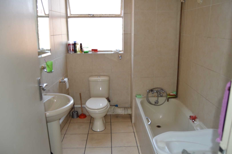 1 Bedroom Property for Sale in New Redruth Gauteng