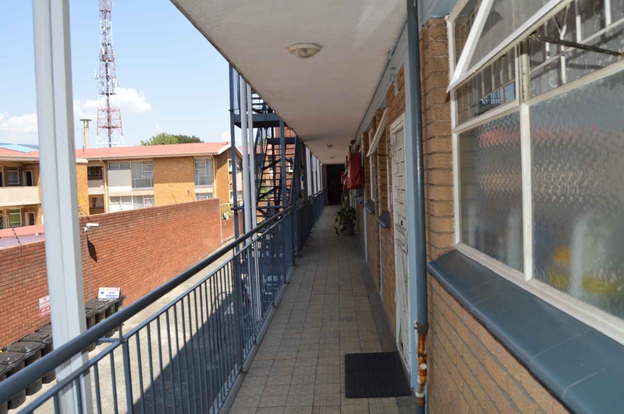 1 Bedroom Property for Sale in New Redruth Gauteng