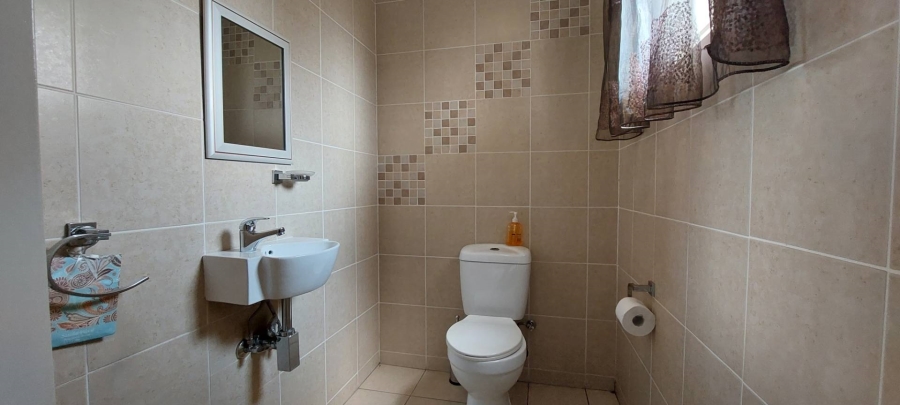 6 Bedroom Property for Sale in Elandspark Gauteng