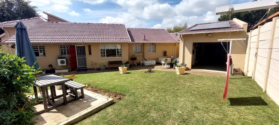 6 Bedroom Property for Sale in Elandspark Gauteng