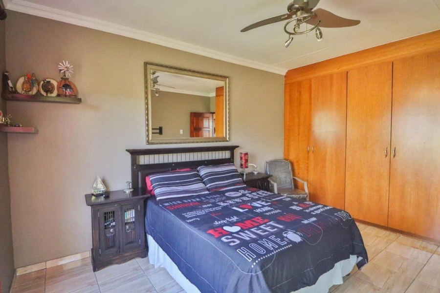 To Let 3 Bedroom Property for Rent in Mulbarton Gauteng