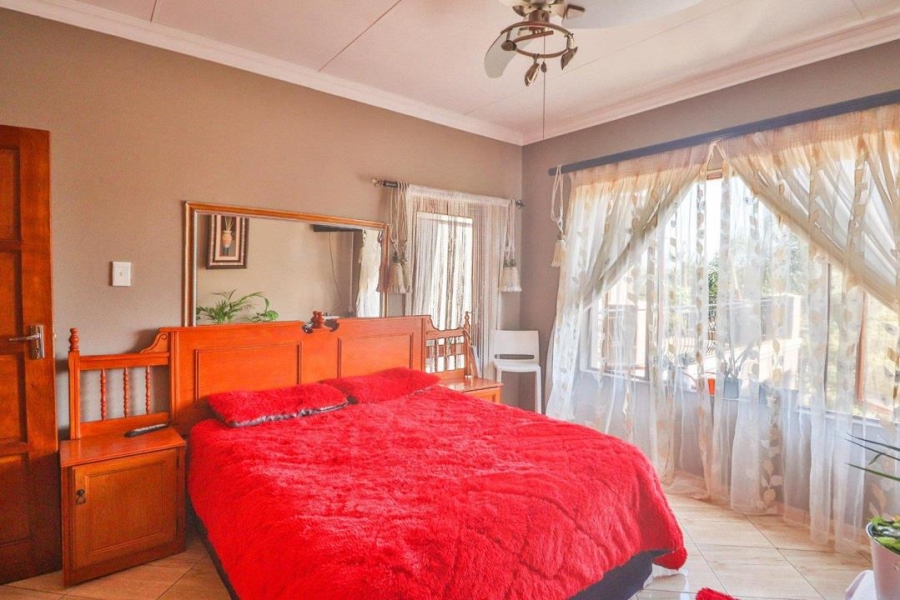 To Let 3 Bedroom Property for Rent in Mulbarton Gauteng