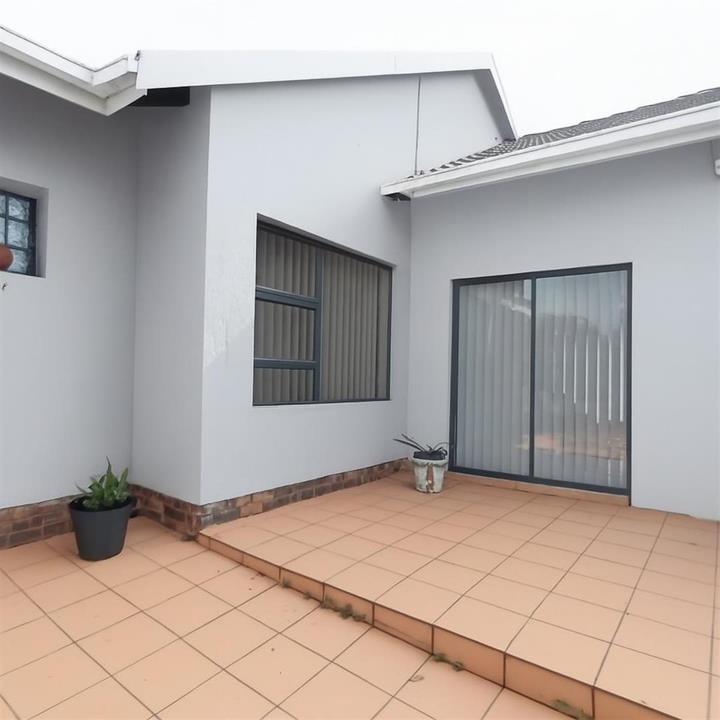 3 Bedroom Property for Sale in Meredale Gauteng