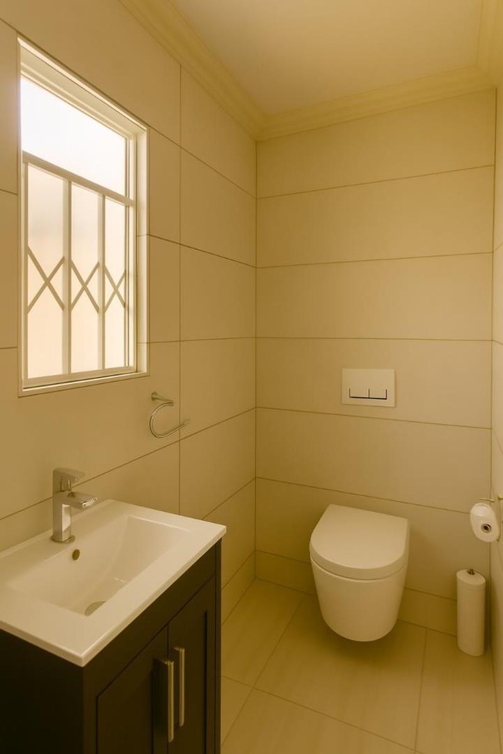 5 Bedroom Property for Sale in Lenasia Ext 13 Gauteng