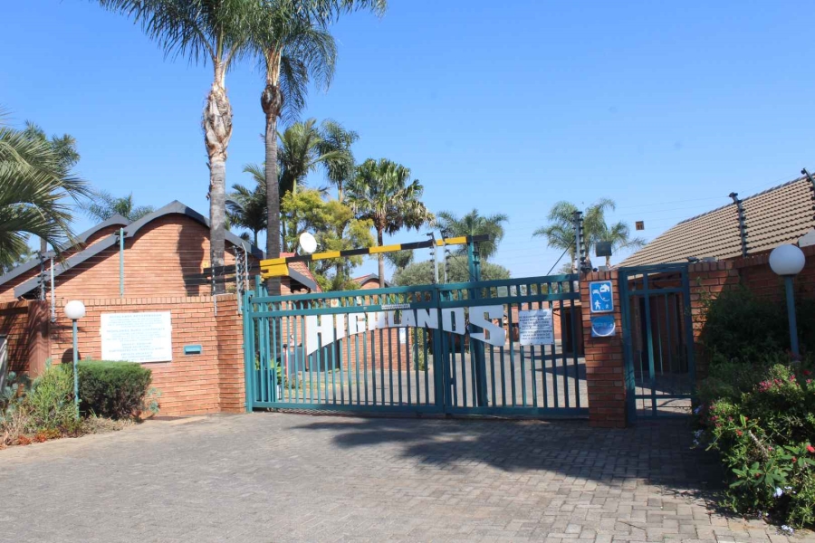 To Let 2 Bedroom Property for Rent in Lyttelton Gauteng
