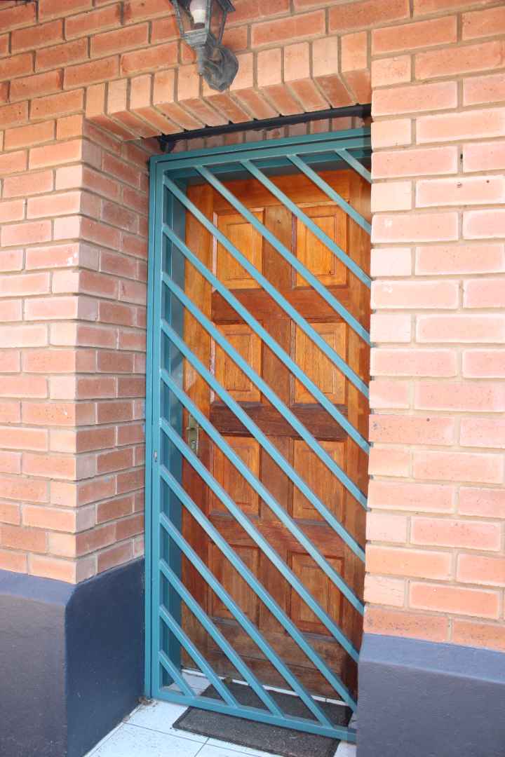 To Let 2 Bedroom Property for Rent in Lyttelton Gauteng