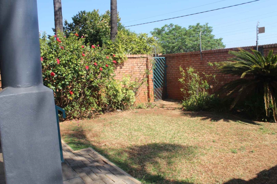 To Let 2 Bedroom Property for Rent in Lyttelton Gauteng